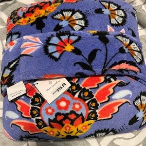 🌺 Vera Bradley Fleece Travel Blanket 🌺